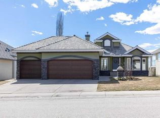 12 NE Arbour Estates Grn NW, Calgary, AB T3G 4E2