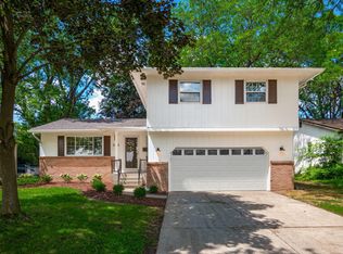 6019 Beechcroft Rd, Columbus, OH 43229