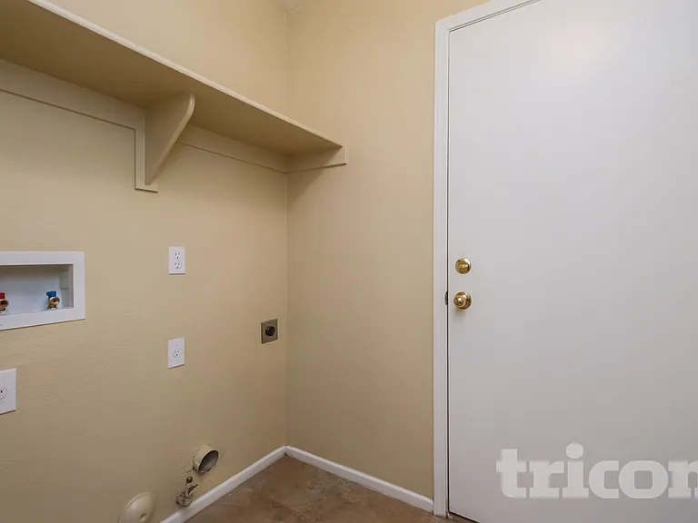 16169 W Buchanan St — Photo 12