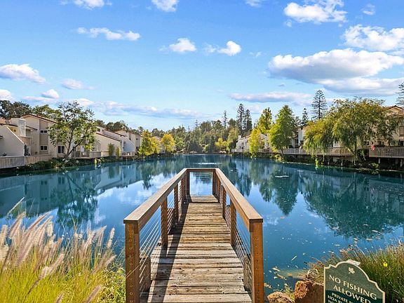 3rd image of 109 Vista Del Lago