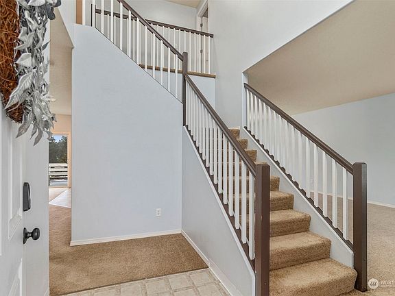 3rd image of 7119 33rd Avenue NE