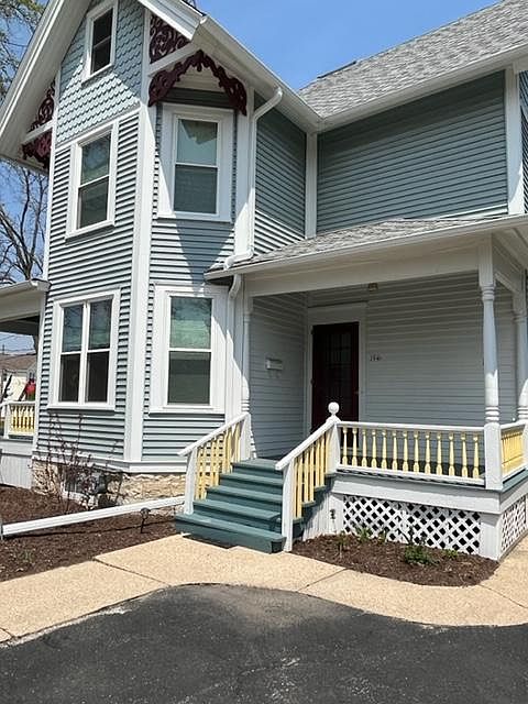 Private entrance and porch