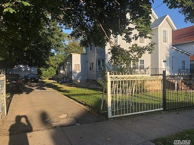 1st image of 1369 Gipson St