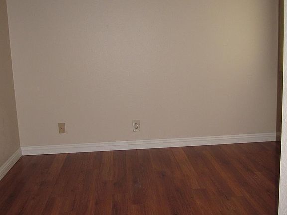 3rd image of 2345 Merton Ave APT 127