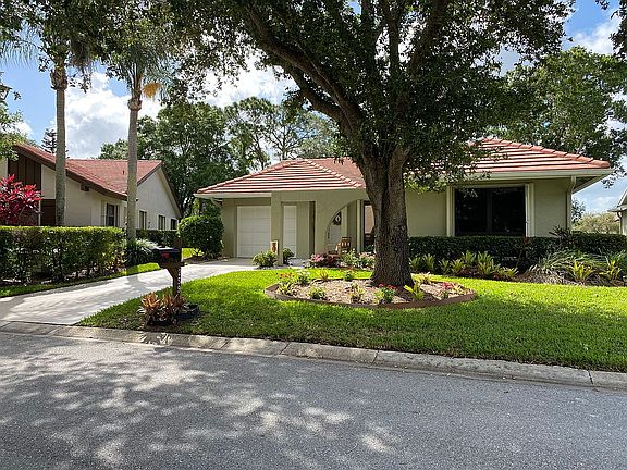 2nd image of 2592 SW Willowood Cir
