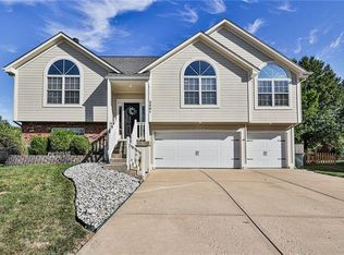 2301 NW Frances St, Lees Summit, MO 64081