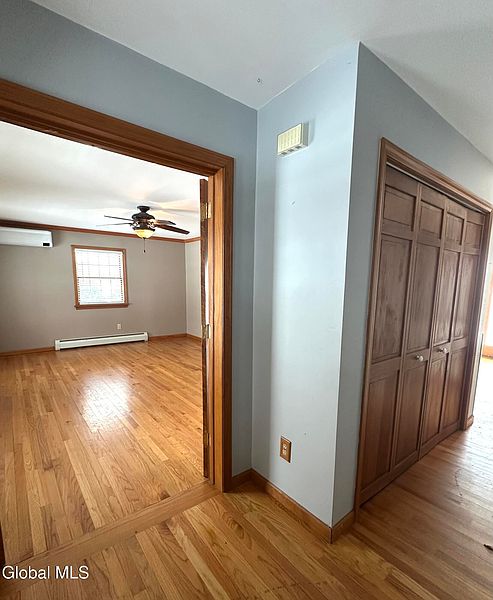 4th image of 40 Pearl Street