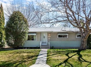 9728 W Alberni Rd SE, Calgary, AB T2J 0Y8