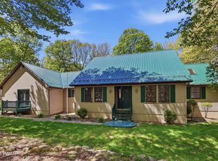 139 Huckleberry Rd, Newfoundland, PA 18445