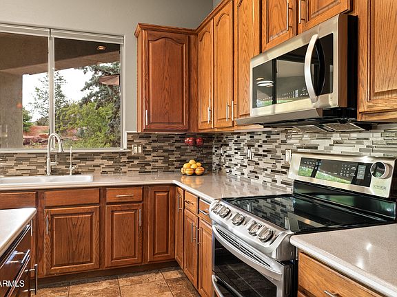 5th image of 130 E BIGHORN Court