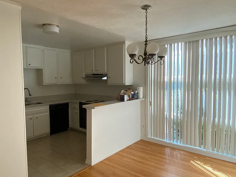 1835 S Bentley Ave #1 — Photo 8