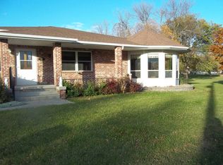 106 Circle Dr, Lake City, IA 51449