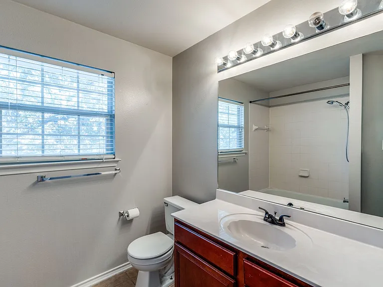 15834 Redwoods Mnr — Photo 17