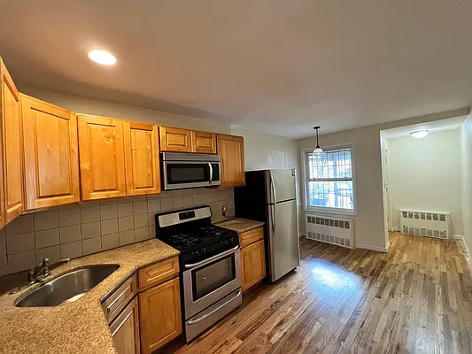 Sold by Remax City Square | media 19