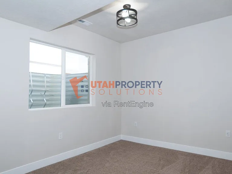 1353 W Quailhill Rd — Photo 28