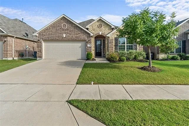 4 bed, 2044 sqft, $6,610 — Photo 3