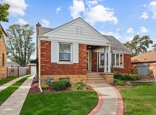 2514 S 3rd Ave, Riverside, IL 60546