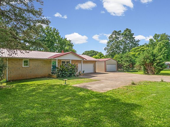 2nd image of 457 Lakeland Dr