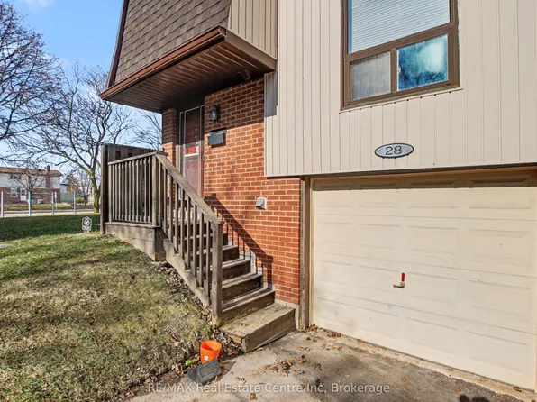 481 Pitfield Rd #28, Milton, ON L9T 3J5