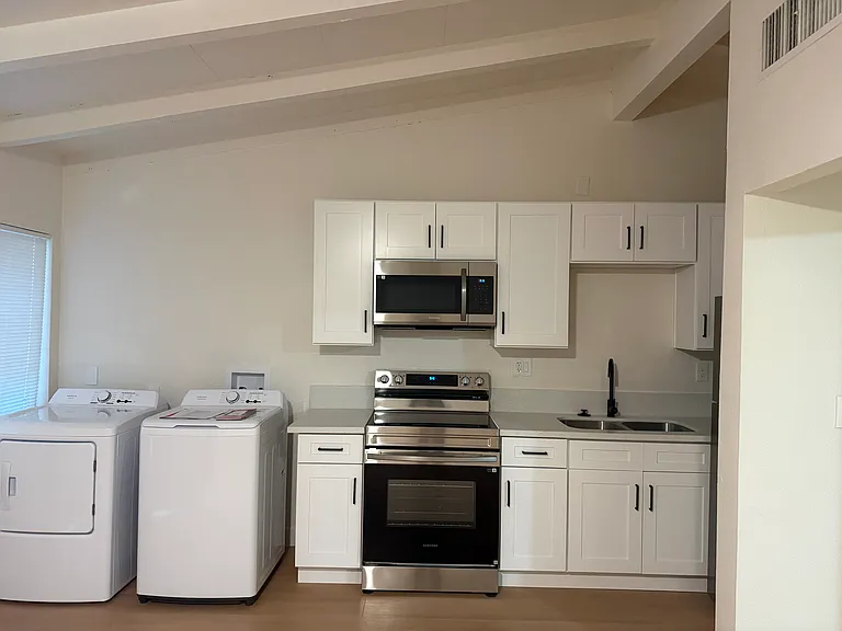 2536 Statz St #A — Photo 2