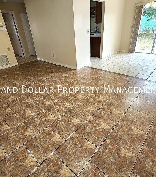 2324 Otis Ave — Photo 3