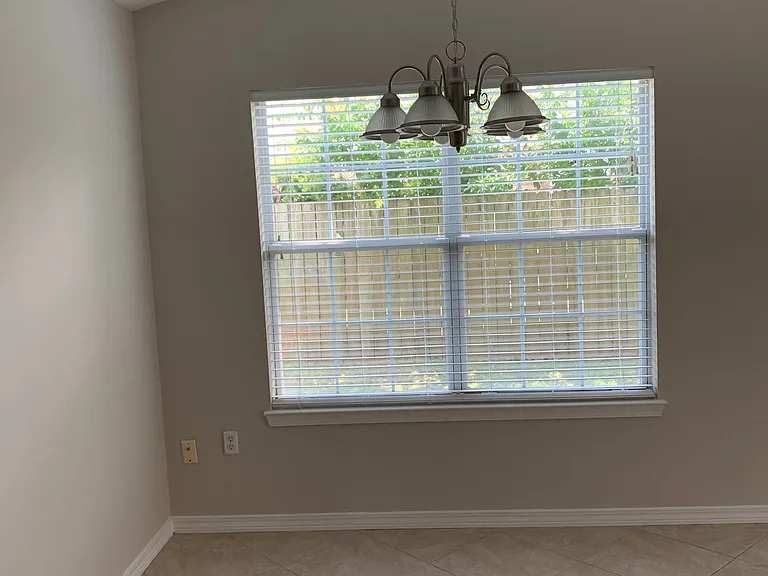4650 Windstarr Dr — Photo 12