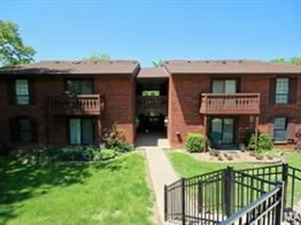 5593 Baronridge Dr APT 5, Saint Louis, MO 63129