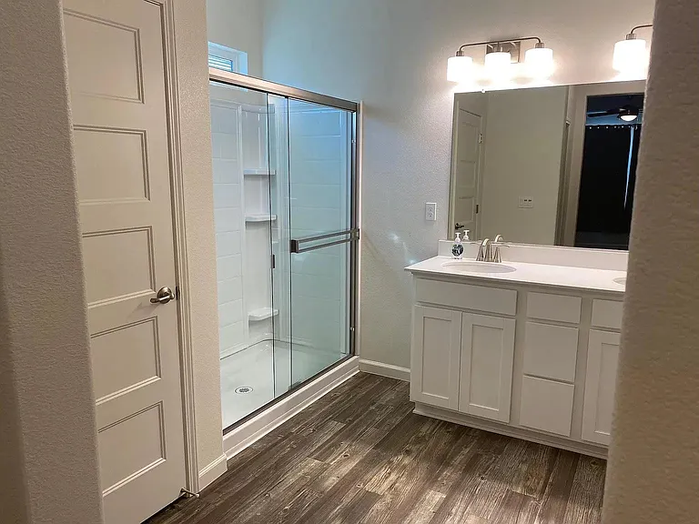 6882 E Braly Ave — Photo 3