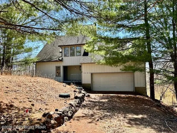 3580 High Crest Rd, Canadensis, PA 18325