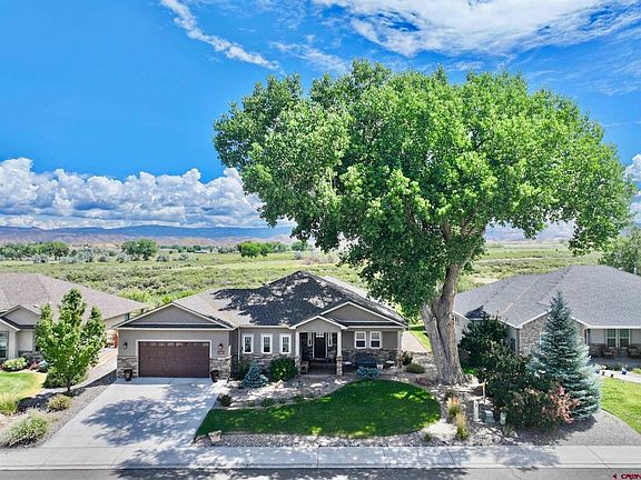2nd image of 3443 Honey Locust Drive