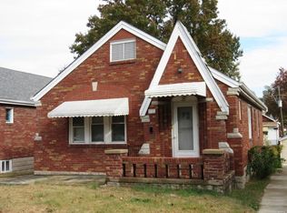 9342 Mackenzie Rd, Saint Louis, MO 63123