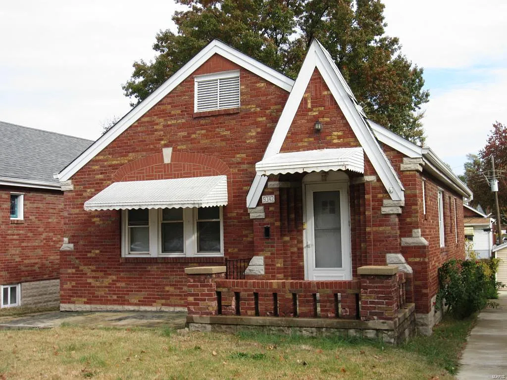 9342 Mackenzie Rd photo 1