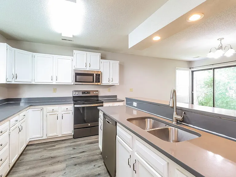 5422 Doverstone Ct — Photo 6