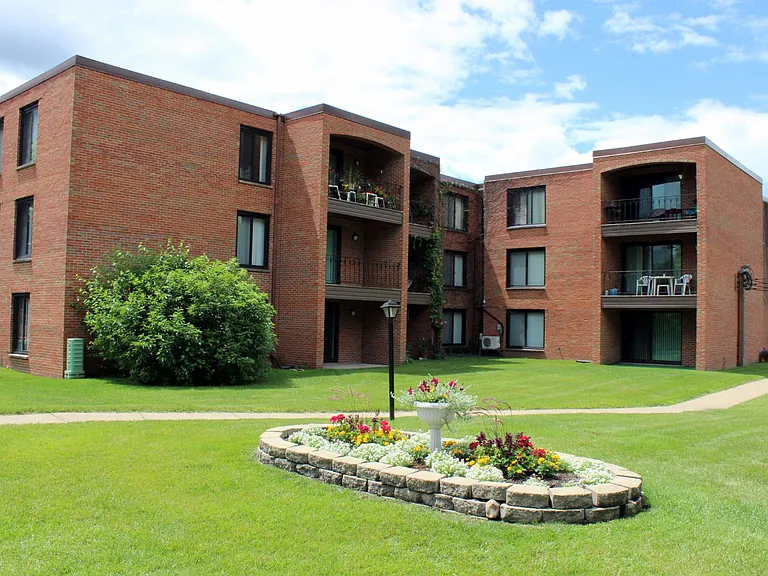 Continental Apartments — Photo 17