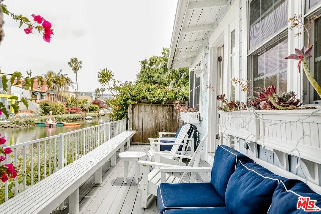 1 bed, 1.0 bath, 900 sqft, $7,000 — Photo 1