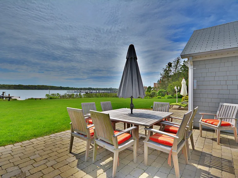 Little Neck Rd — Photo 36