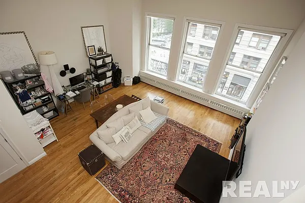 Rented by REAL New York | media 23