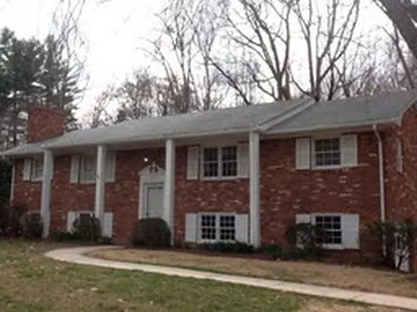 2810 Knob Hill Dr, Clemmons, NC 27012