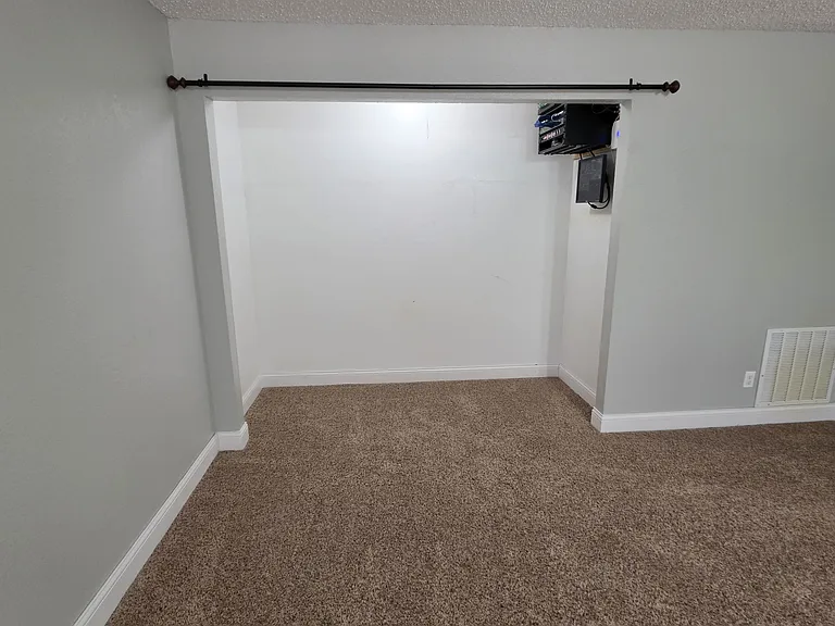 6511 White Oaks Ln — Photo 47