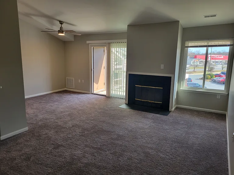 1117 Castle Harbour Way #3C — Photo 9