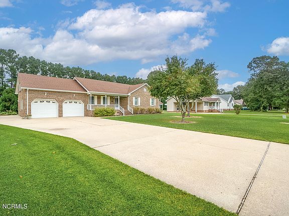 2nd image of 1004 Crosswinds Drive