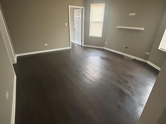 5th image of 1106 N Hamlin Ave Floor 2
