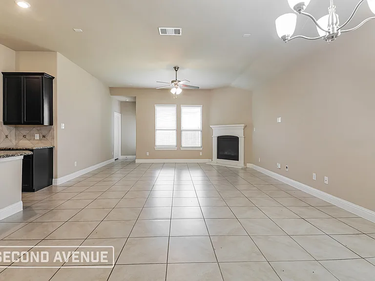 3611 Brazos St — Photo 9