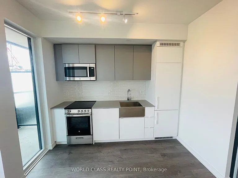 270 Dufferin St #720 — Photo 6