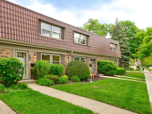 1770 Henley St APT C, Glenview, IL 60025