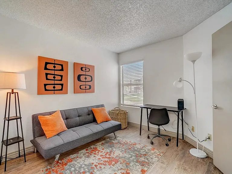 The Place at 2120 — Photo 10