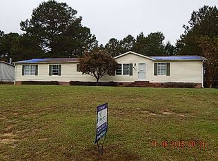 943 White Pond Rd, Effingham, SC 29541