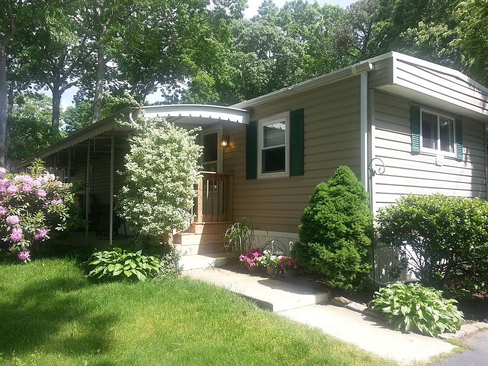 1st image of 703-162 Fresh Pond Ave