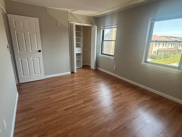 41 Village Green Way — Photo 15