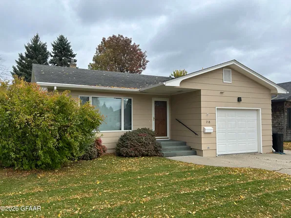 718 McHugh Ave, Grafton, ND 58237